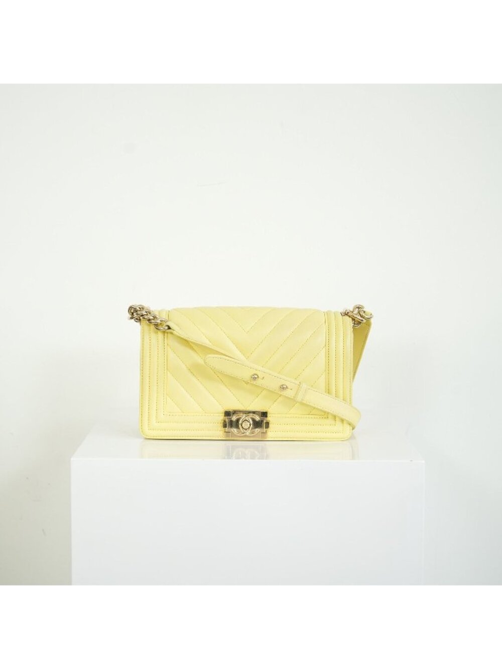 Chanel Boy Chevron quilted leather shoulder bag, vibrant yellow